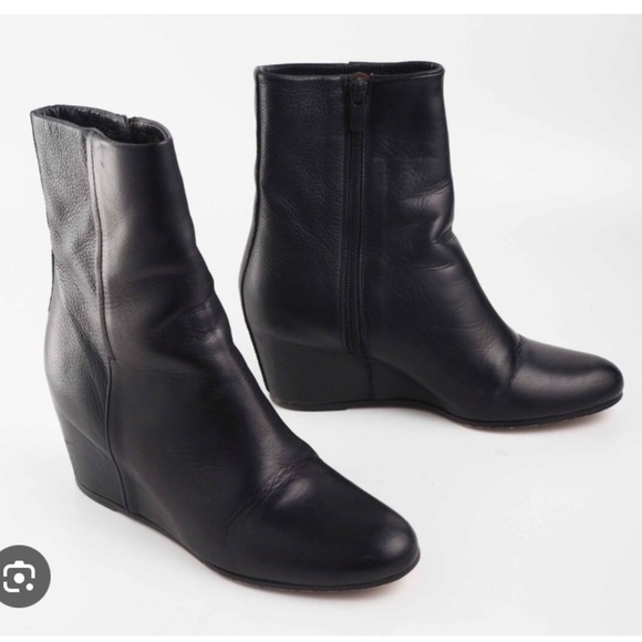 Vince Michela Wedge Leather Ankle Boot Size 9 Black - Picture 1 of 10